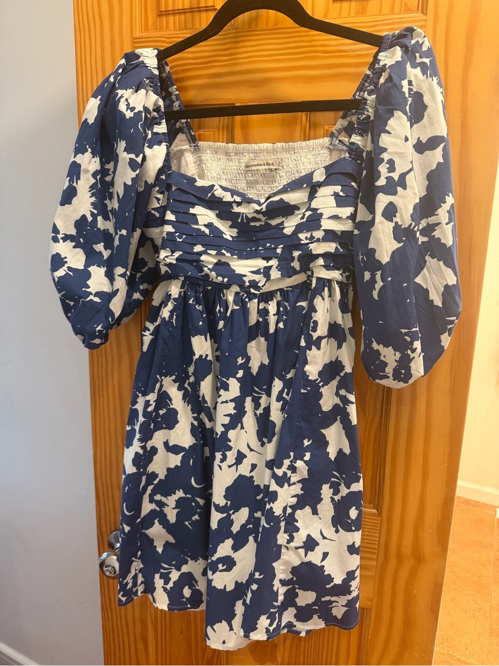 Abercrombie & Fitch Emerson Navy and White Floral Puff-Sleeve Mini Dress